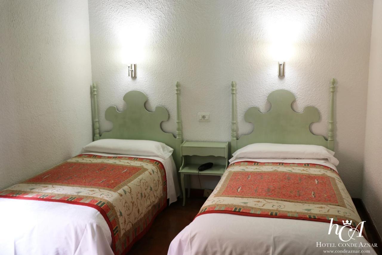 Conde Aznar Hotel Jaca Exterior photo