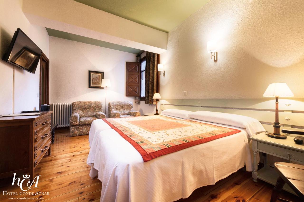 Conde Aznar Hotel Jaca Exterior photo