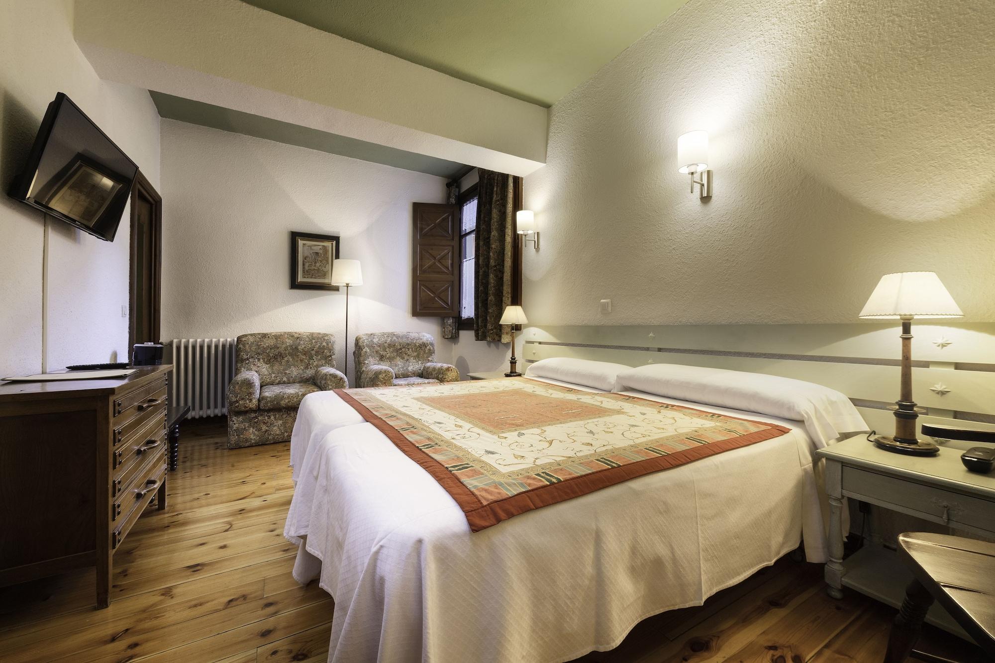 Conde Aznar Hotel Jaca Exterior photo