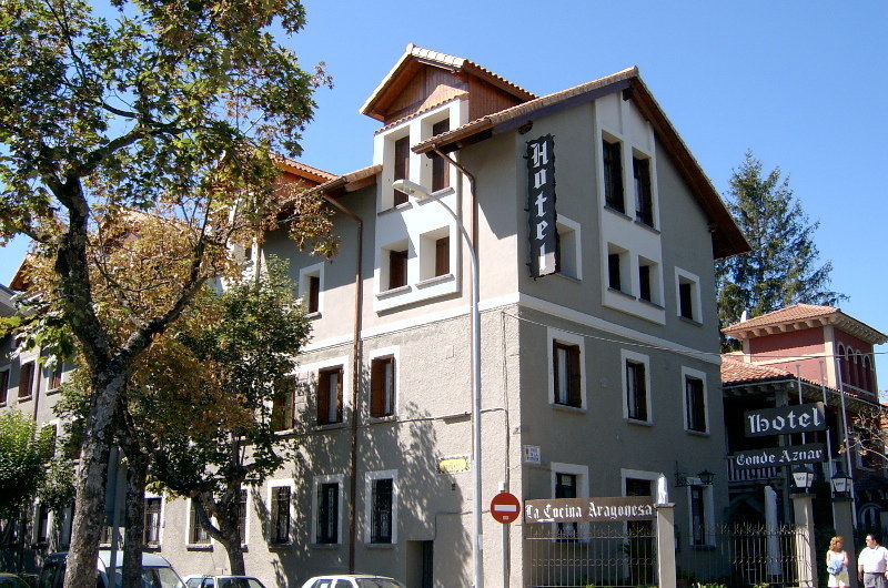 Conde Aznar Hotel Jaca Exterior photo